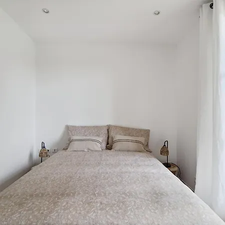 Magnificent House - Ac- 5br-10p- Valmer