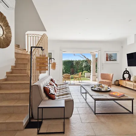 Magnificent House - Ac- 5br-10p- Valmer *