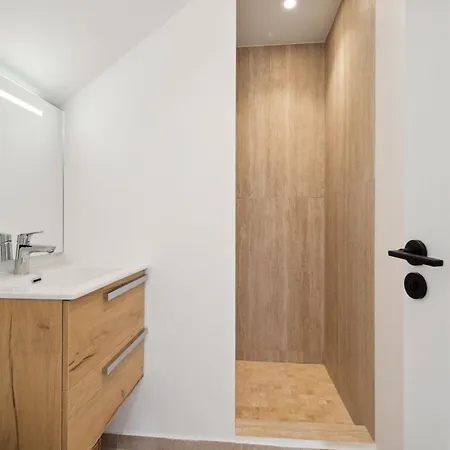 Magnificent House - Ac- 5br-10p- Valmer Apartament
